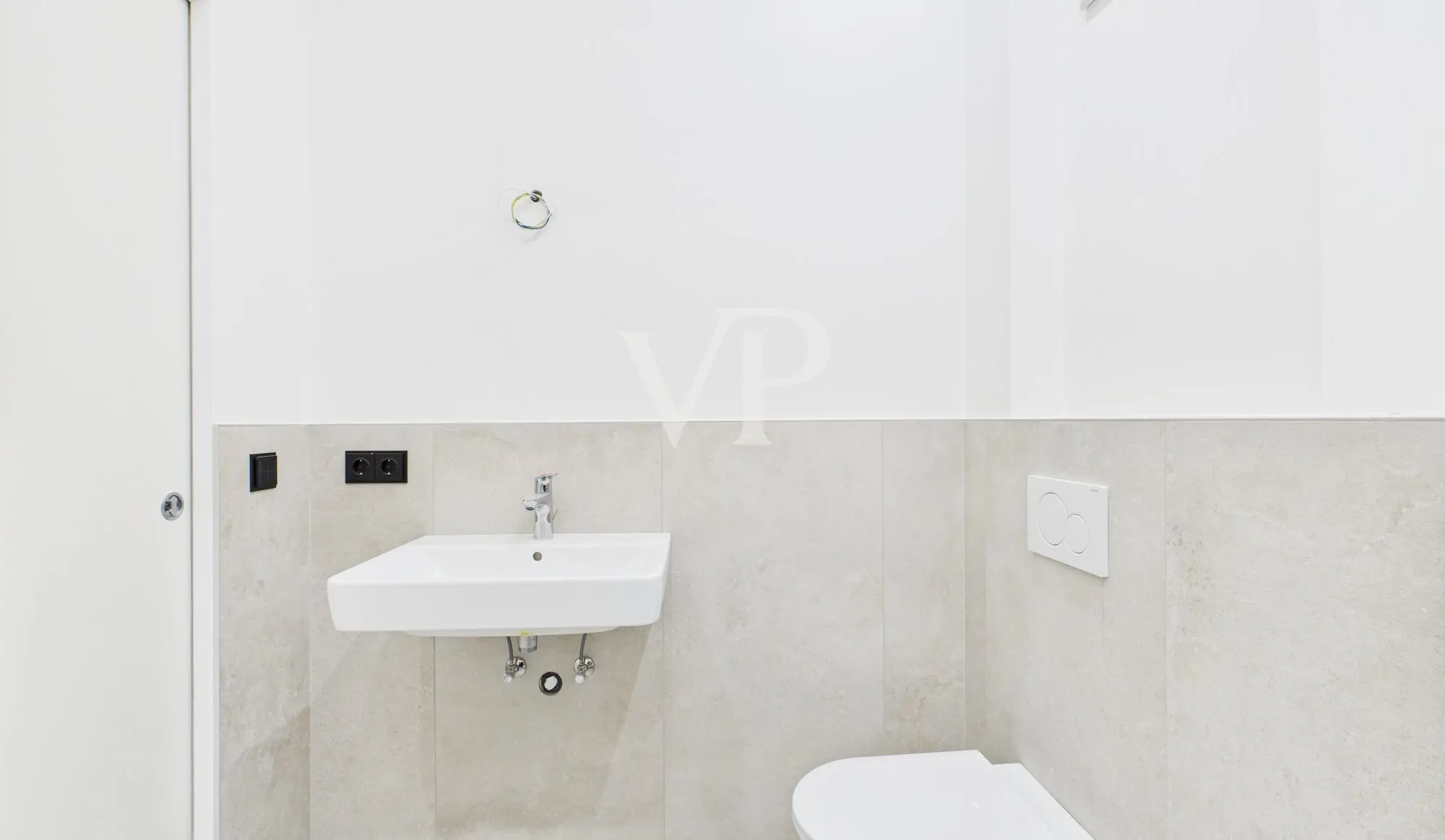 Ático con vistas - Apartamento de tres habitaciones recién renovado a dos pasos de la Piazza Gries