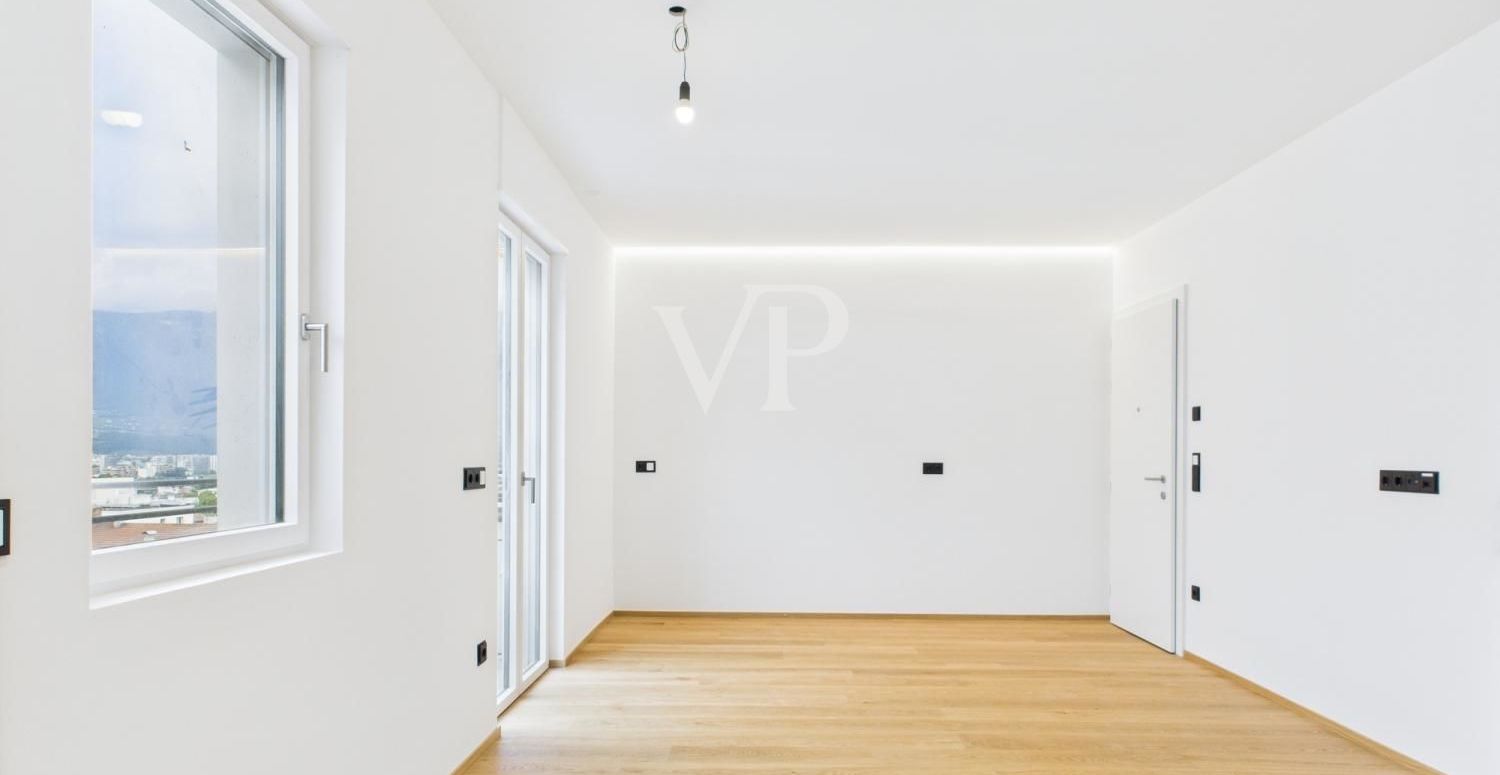 Penthouse mit Aussicht - Neu renovierte Drei-Zimmer-Wohnung in unmittelbarer Nähe des Grieser Platzes