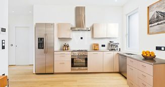 von_poll_real_estate_property_IT252942177_image_0