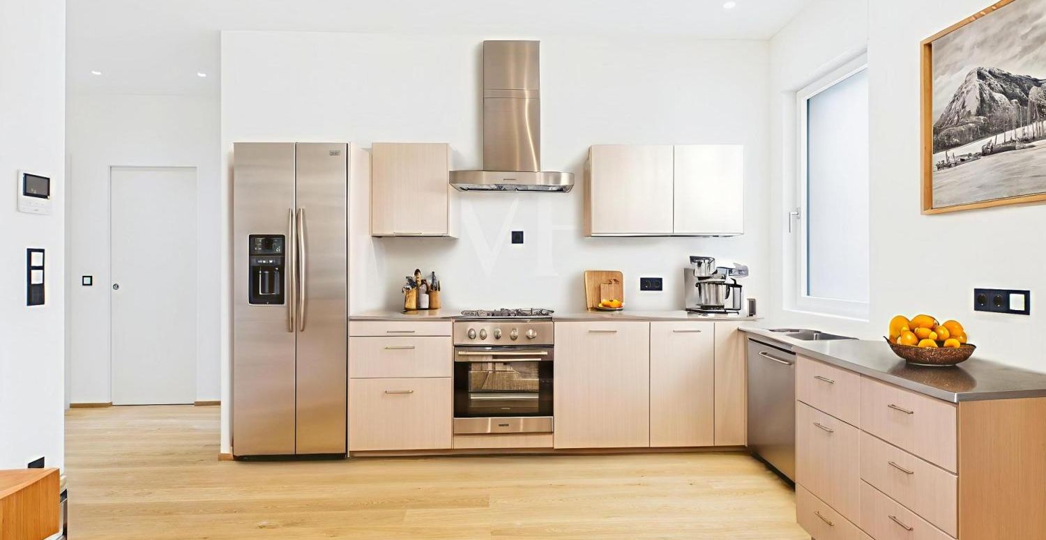 Étage en attique avec vue - Appartement de trois pièces récemment rénové à deux pas de la Piazza Gries