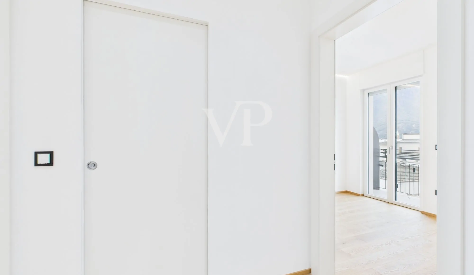 Ático con vistas - Apartamento de tres habitaciones recién renovado a dos pasos de la Piazza Gries