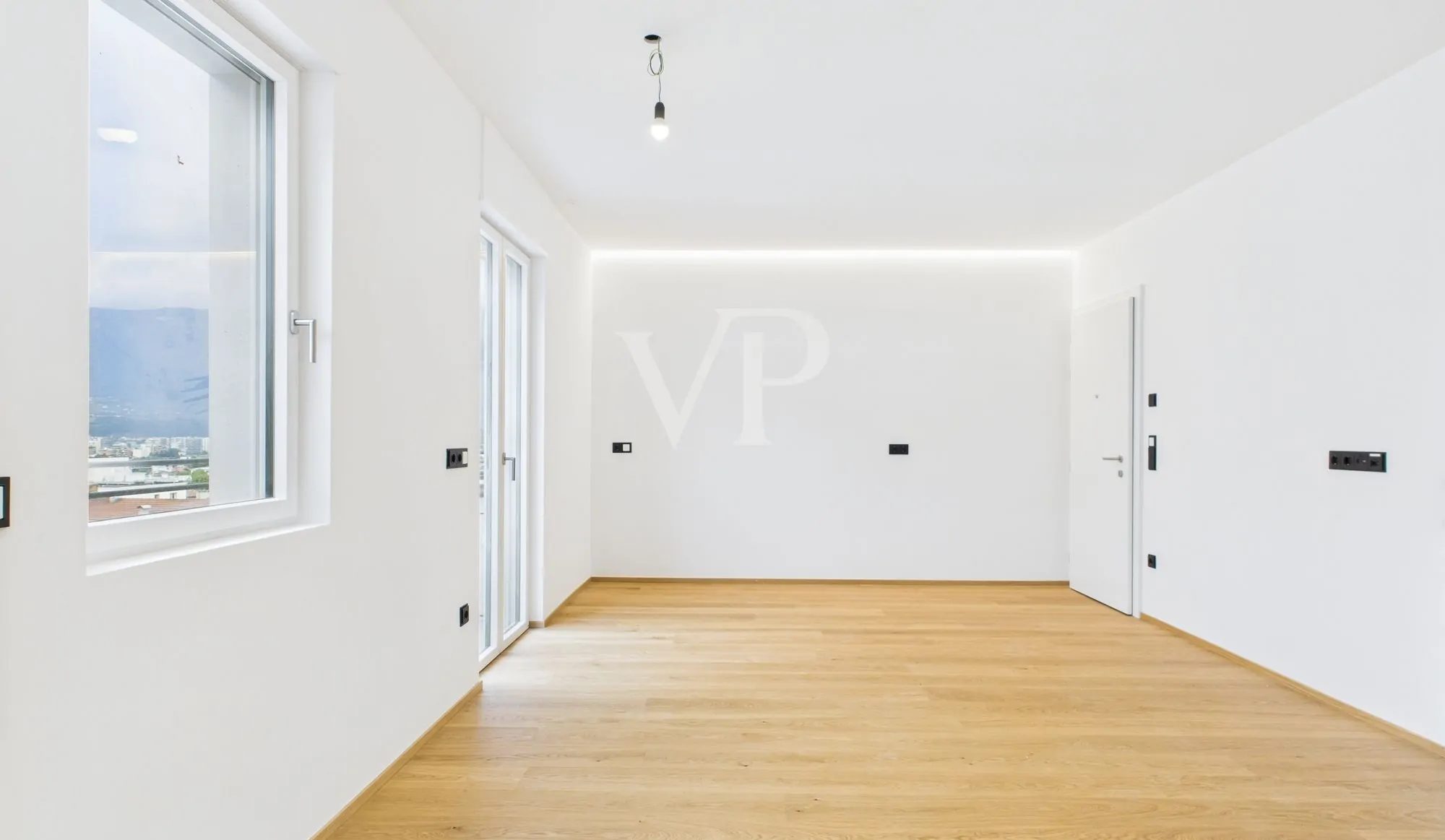 Ático con vistas - Apartamento de tres habitaciones recién renovado a dos pasos de la Piazza Gries