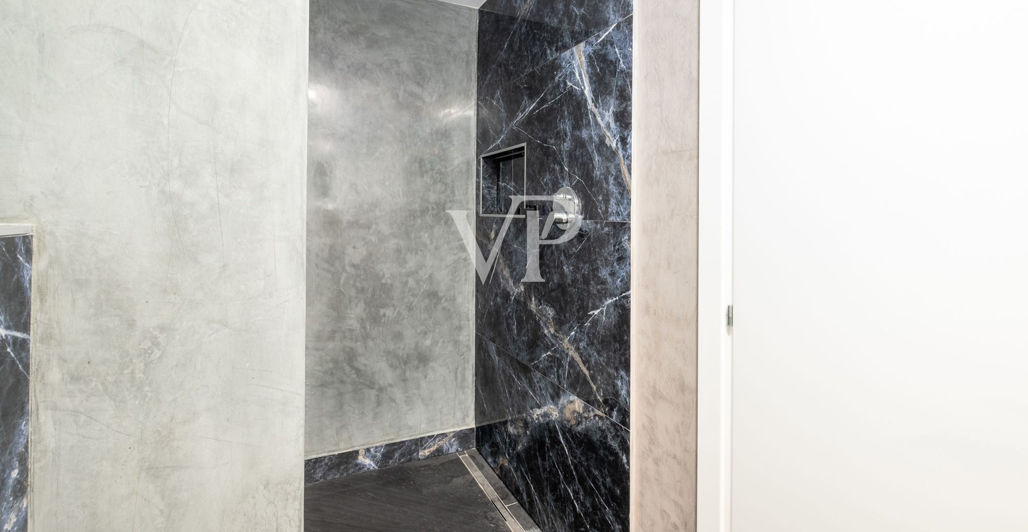 Exklusive und elegante Wohnung mit spektakulärer Terrasse in einer privilegierten Umgebung