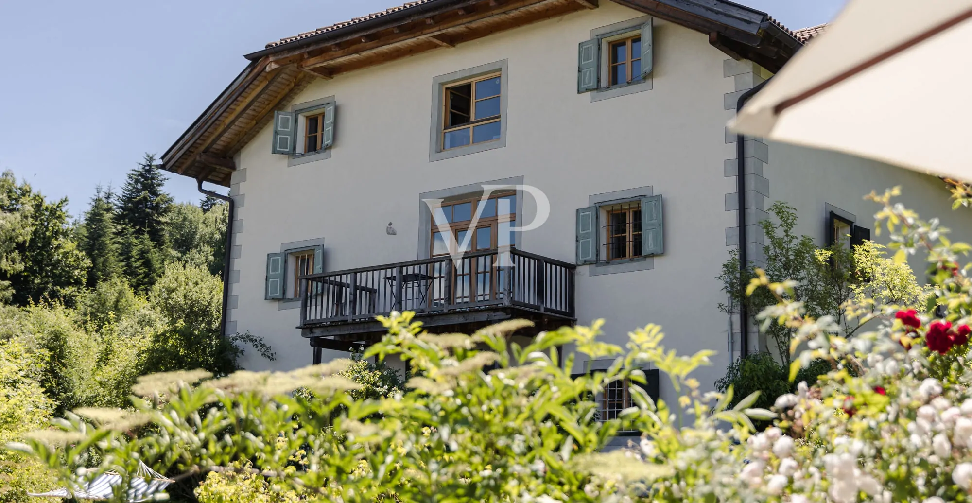Propiedad histórica con carácter y panorama montañoso sobre Bolzano