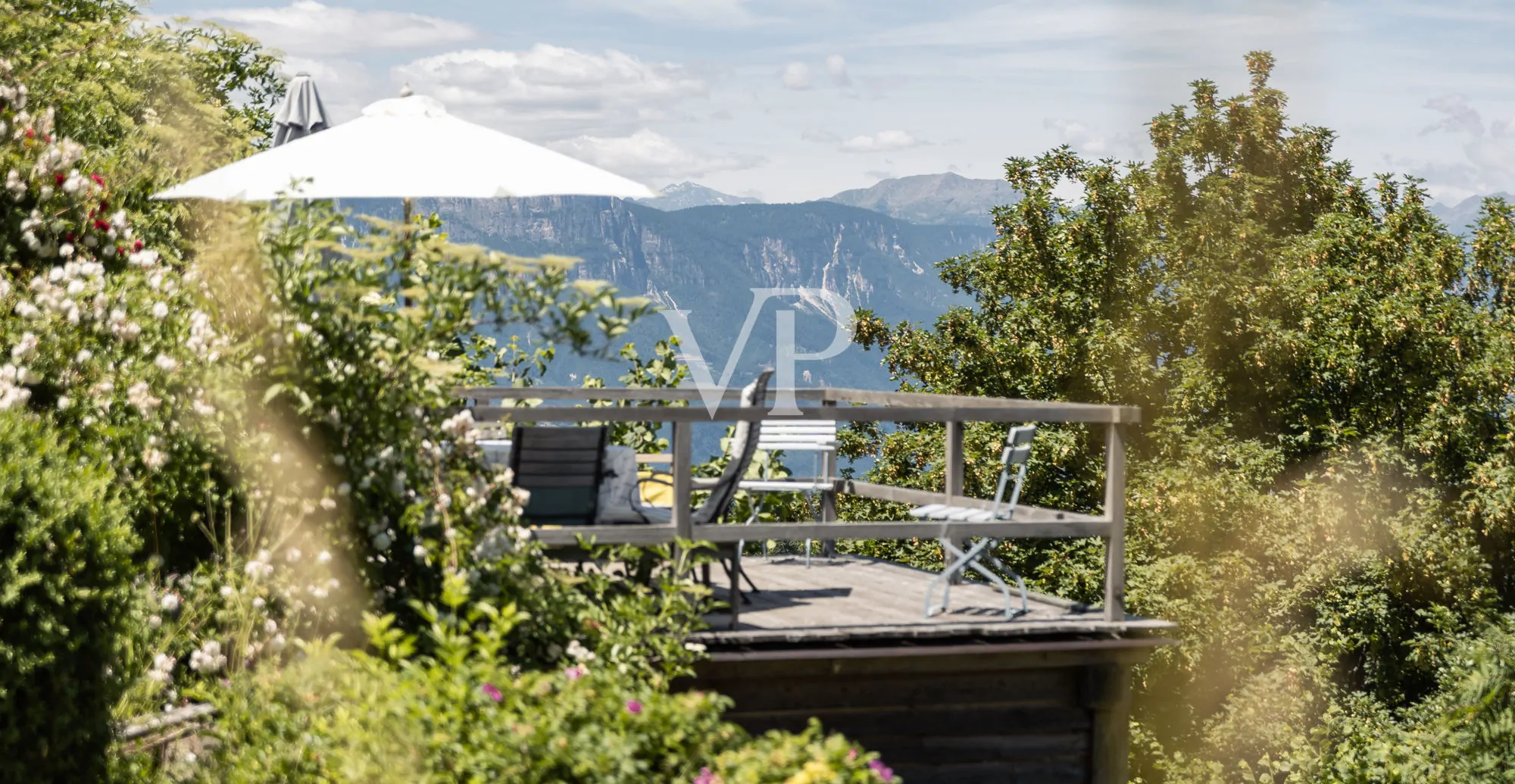 Propiedad histórica con carácter y panorama montañoso sobre Bolzano