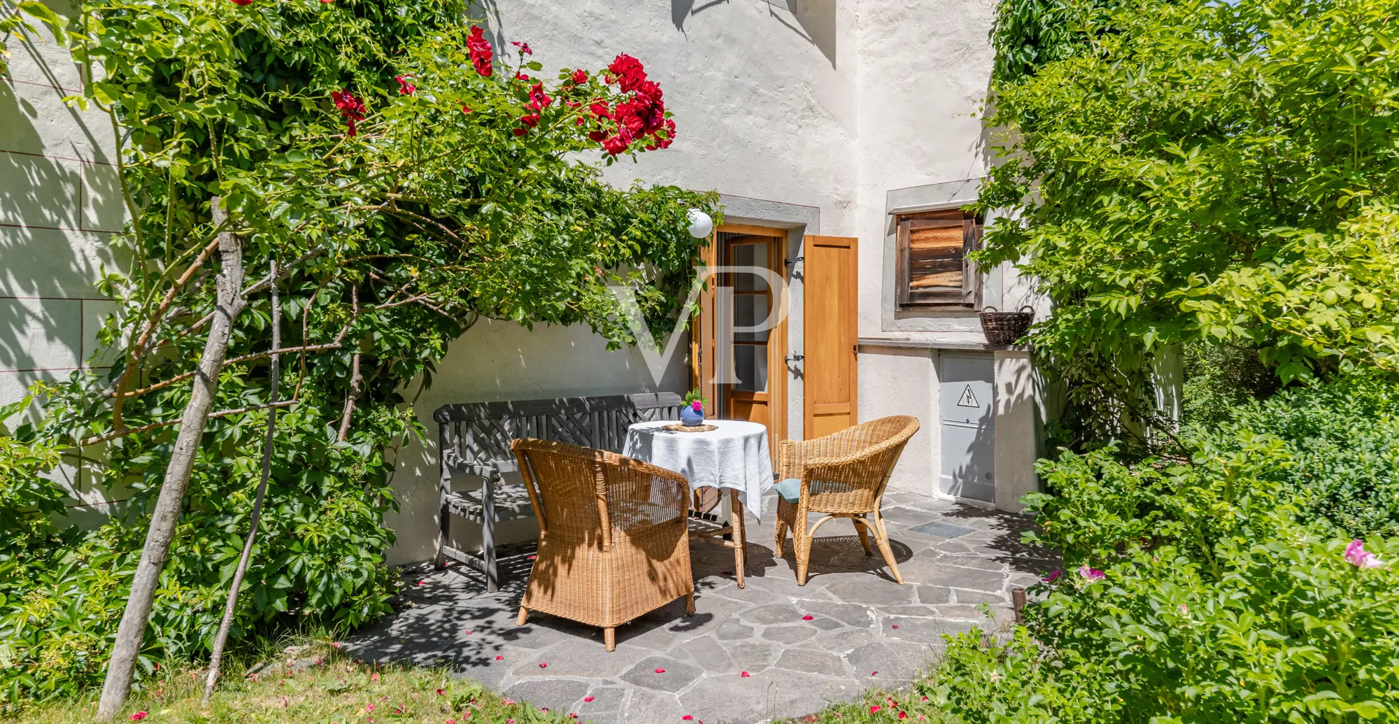 Propiedad histórica con carácter y panorama montañoso sobre Bolzano