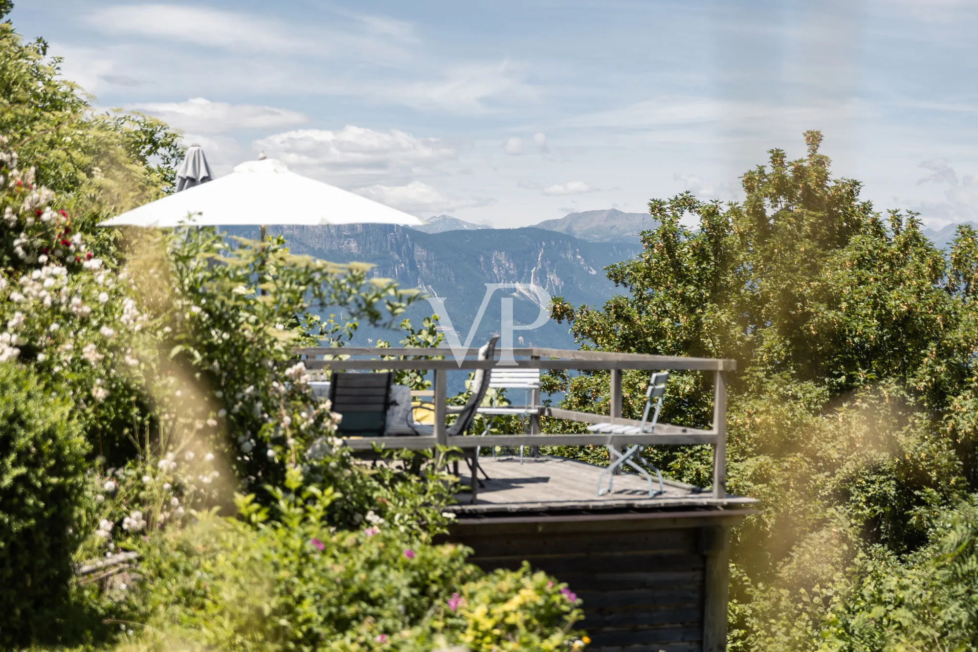 Historische Immobilie mit Charakter und Bergpanorama oberhalb von Bozen