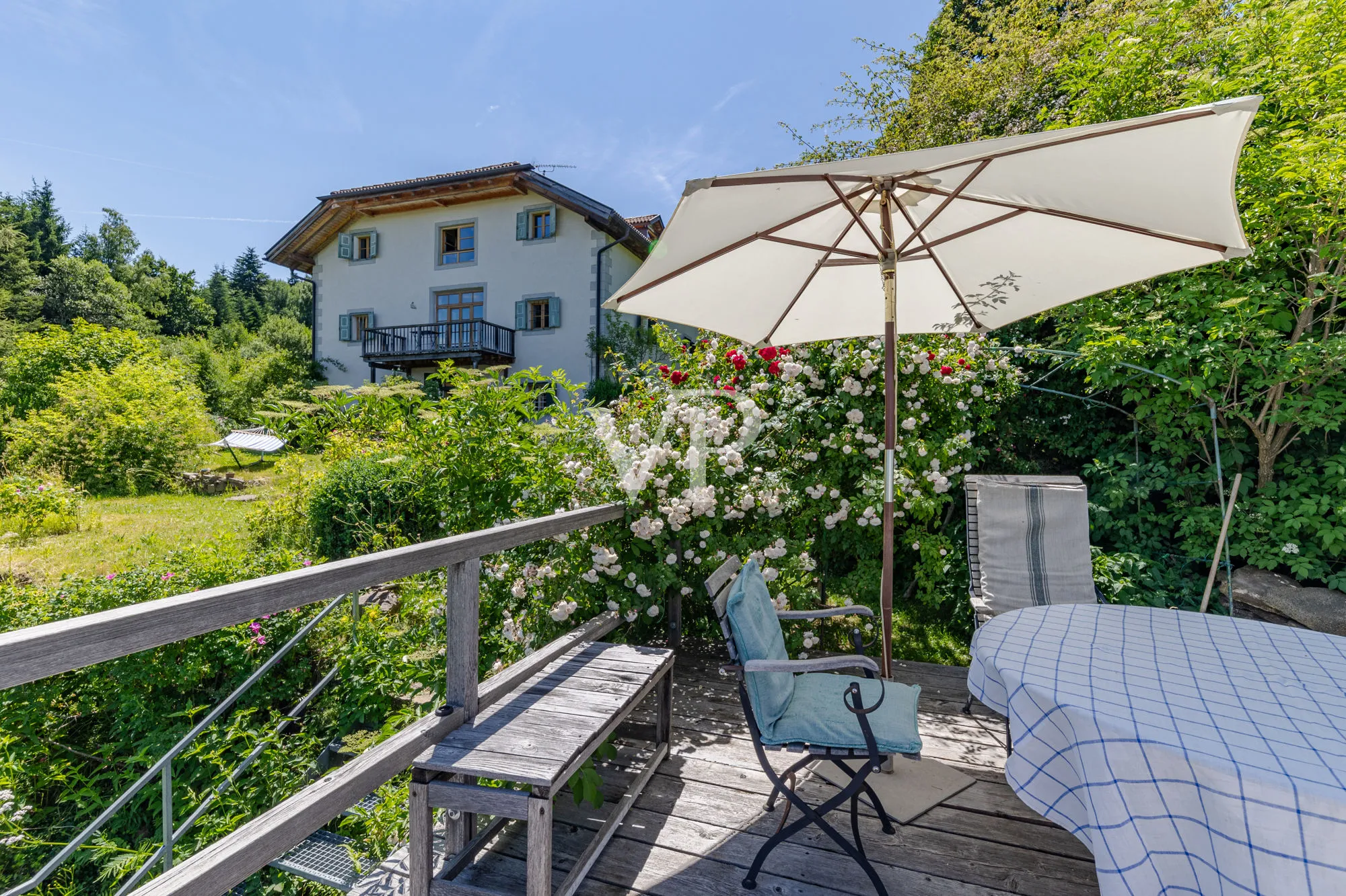 Historische Immobilie mit Charakter und Bergpanorama oberhalb von Bozen