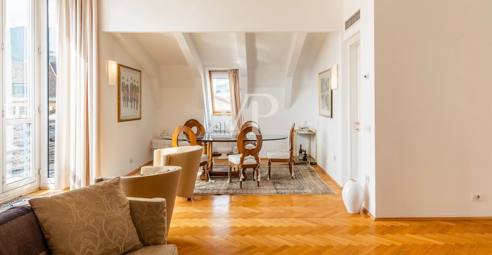 Exclusivo ático en la plaza Walther