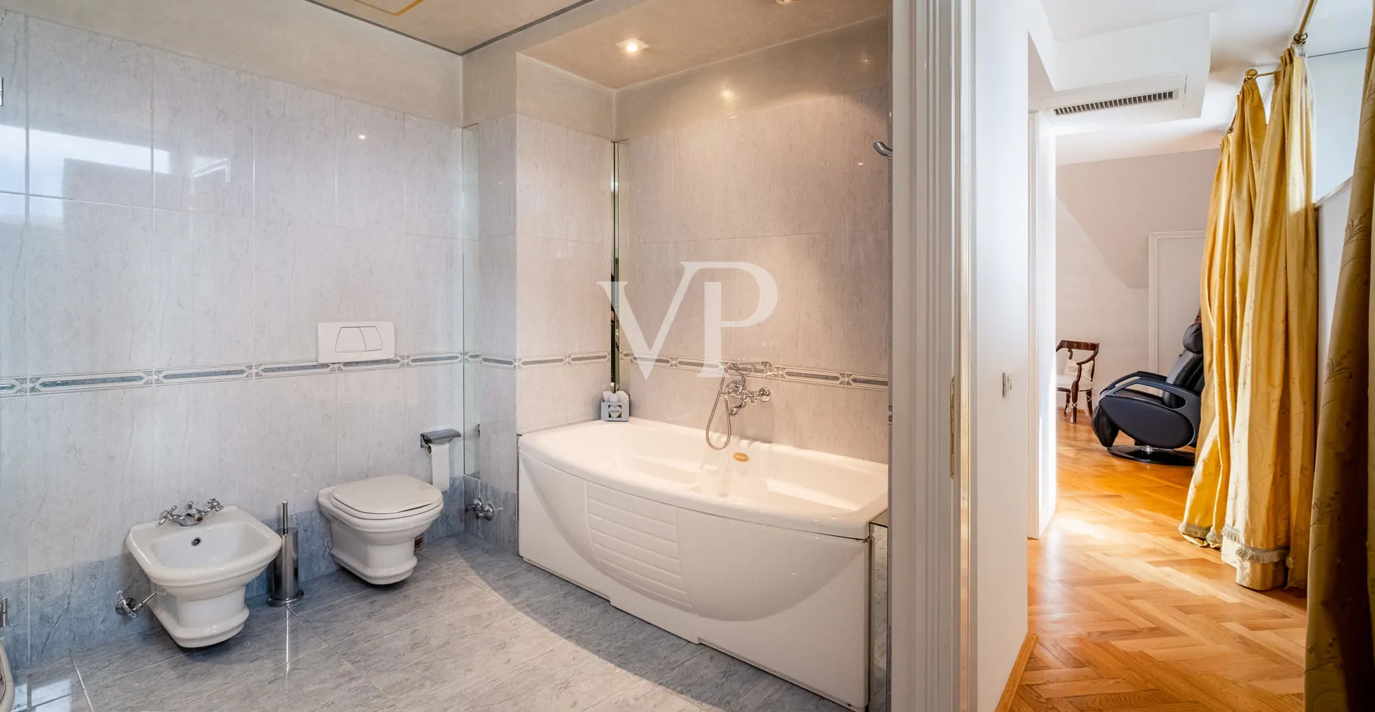 Exclusivo ático en la plaza Walther