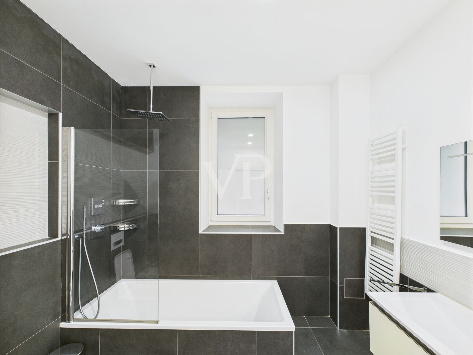 Renovated Three Bedroom Apartment with Large Spaces and Modern Amenities - Capodazzo