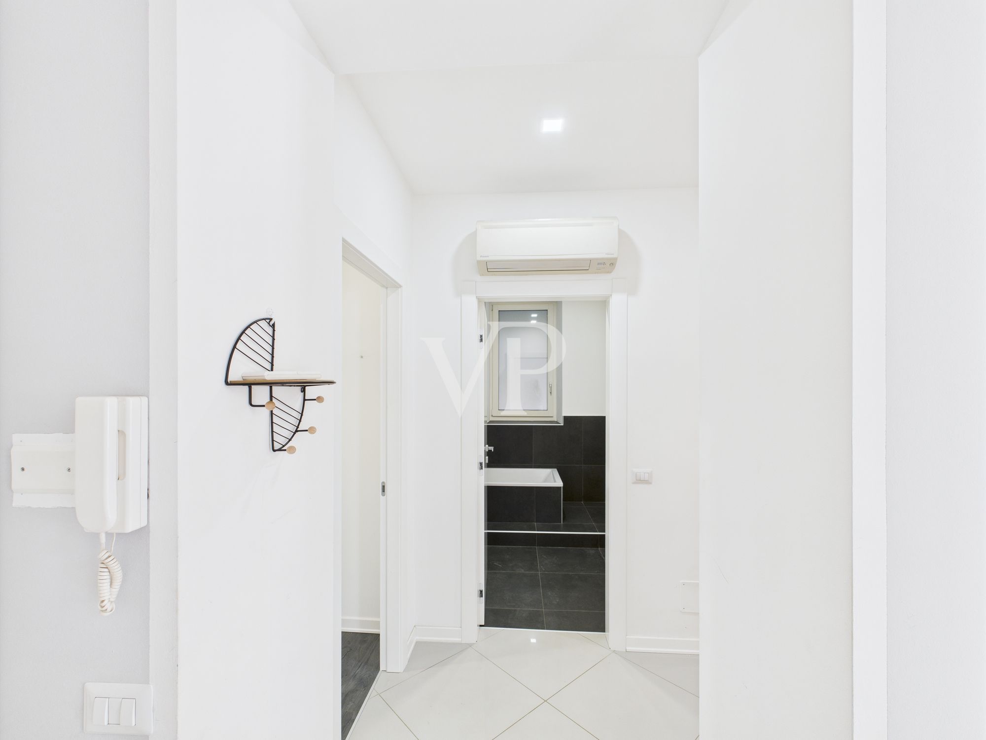 Renovated Three Bedroom Apartment with Large Spaces and Modern Amenities - Capodazzo