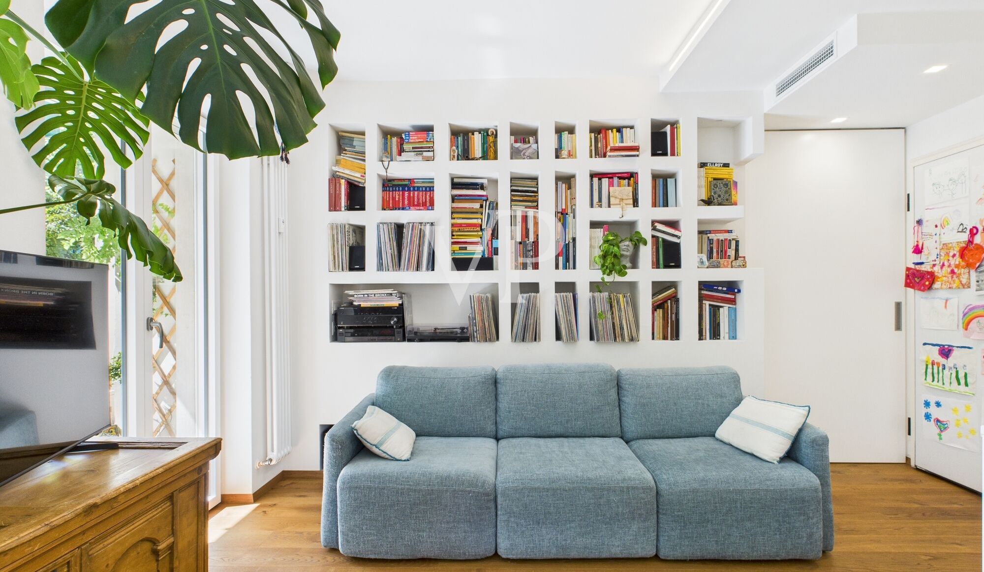 Stilvoll sanierte Dreizimmerwohnung mit Balkon und Garage