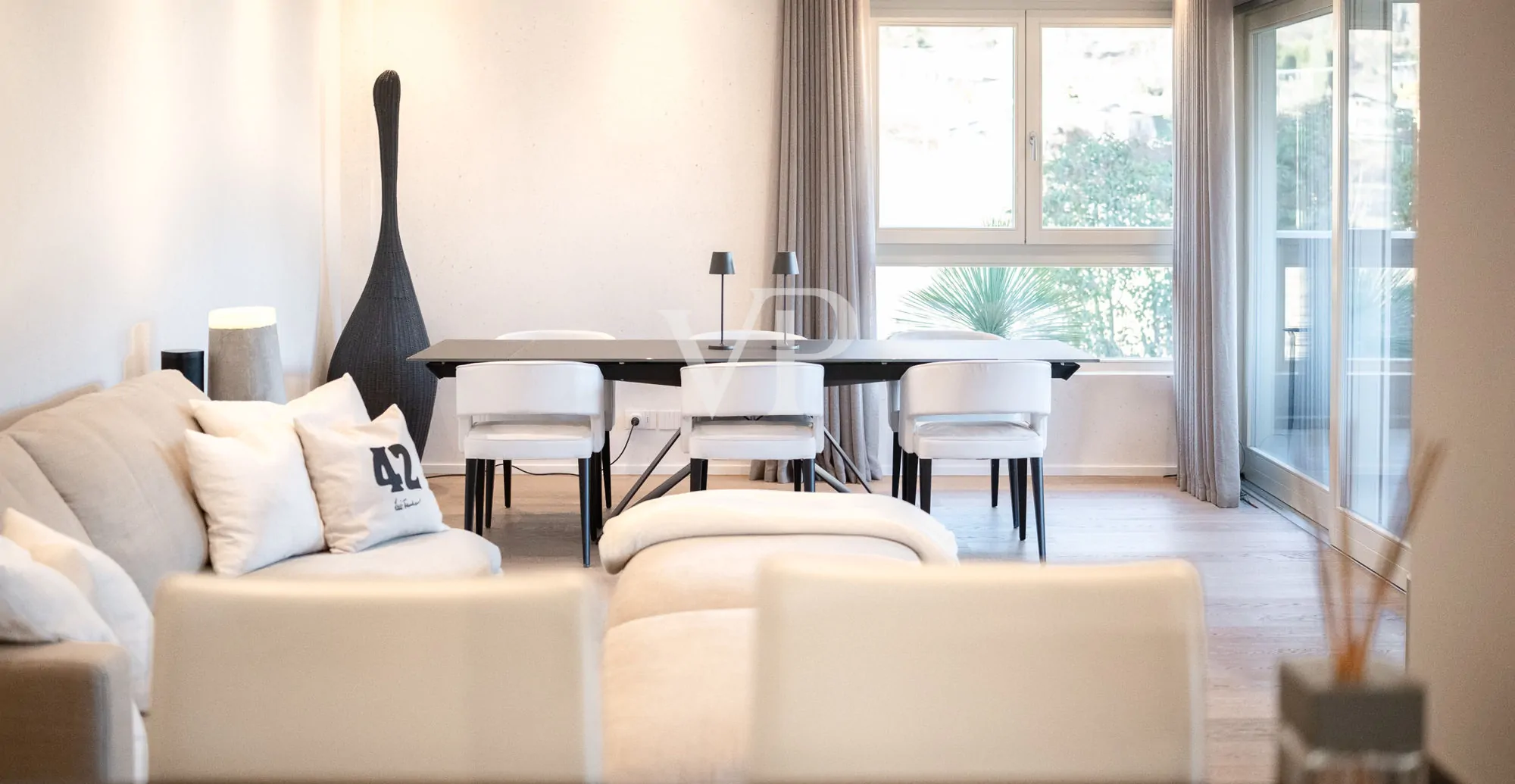 Prestigioso Quadrilocale con vista panoramica e triple box auto: IT 25 415 1802