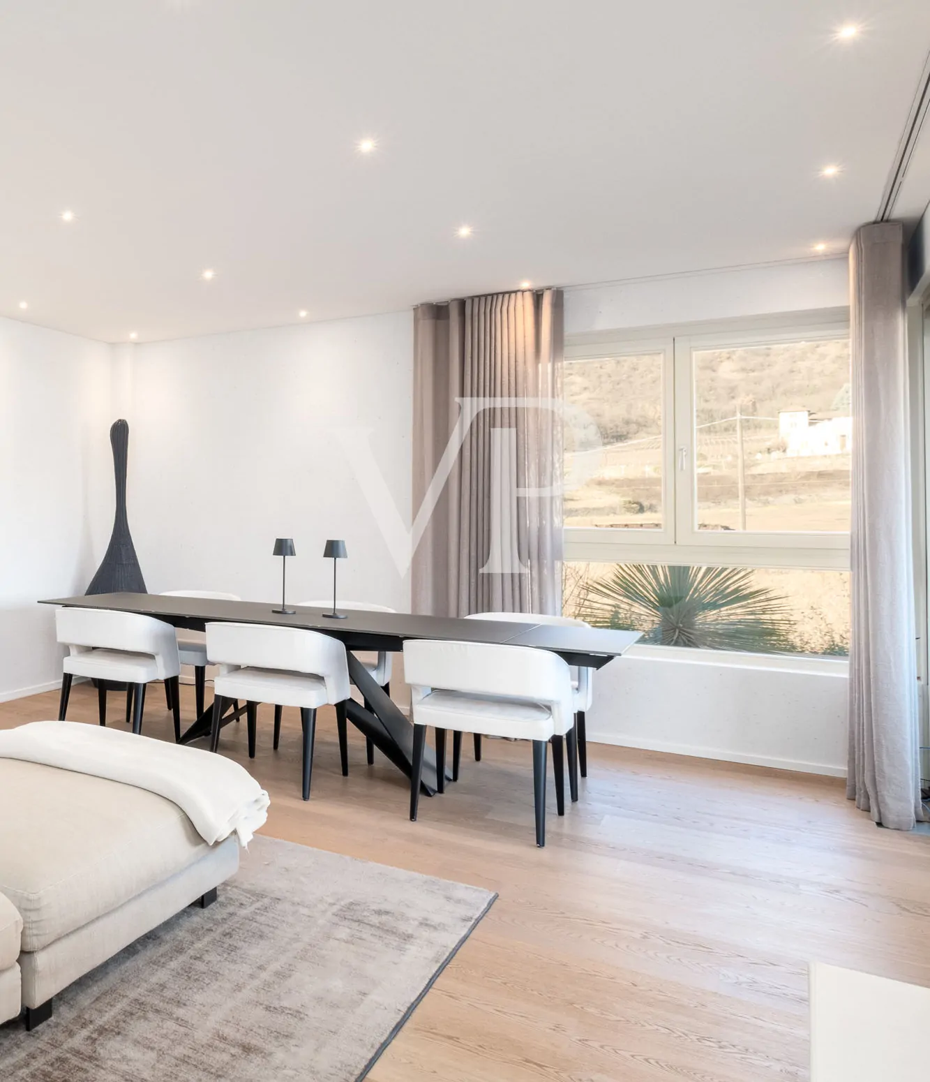 Prestigioso Quadrilocale con vista panoramica e triple box auto: IT 25 415 1802