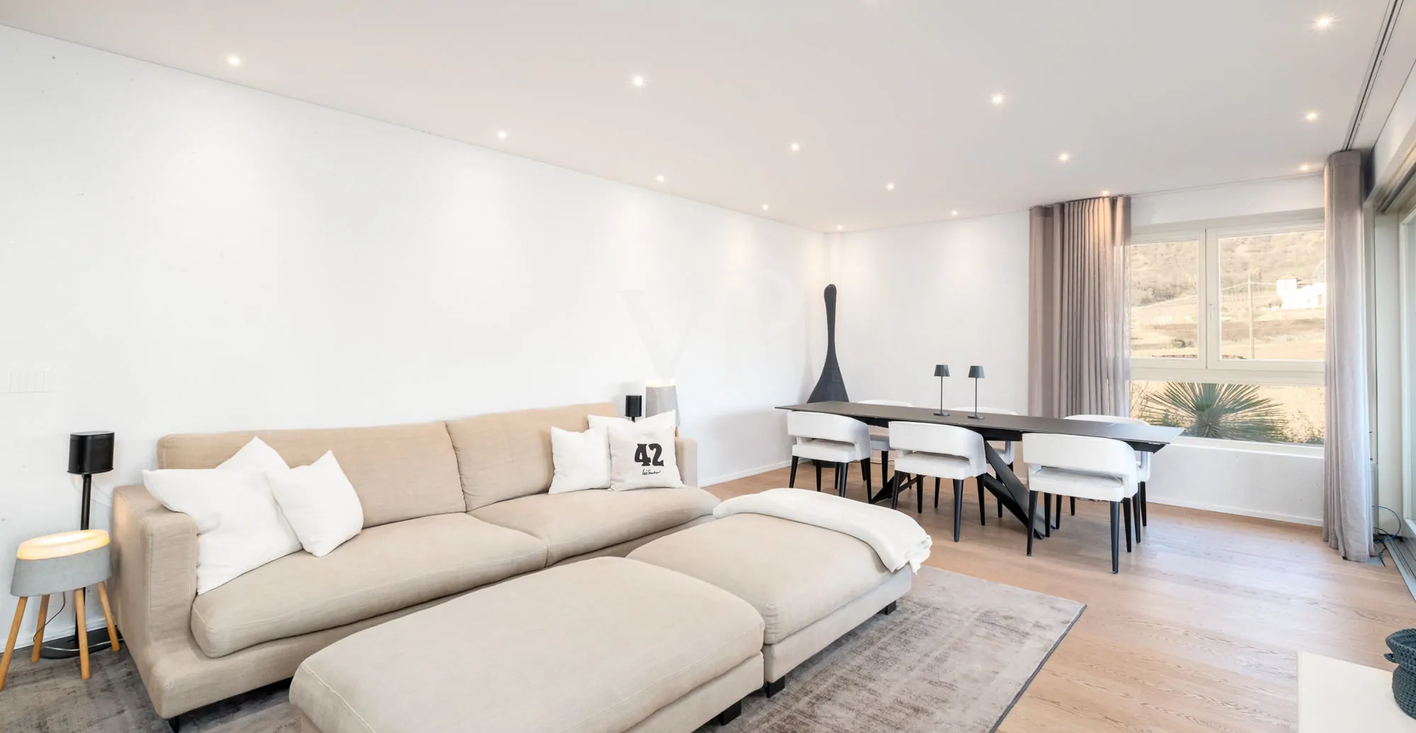 Prestigioso Quadrilocale con vista panoramica e triple box auto: IT 25 415 1802