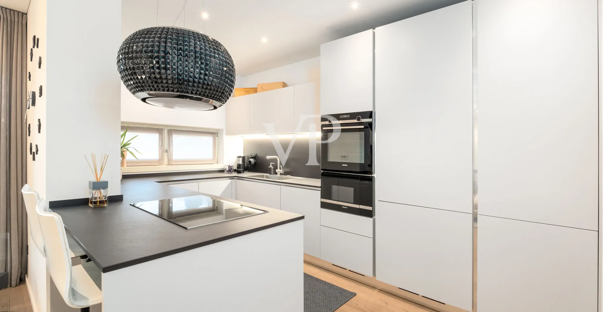 Prestigioso Quadrilocale con vista panoramica e triple box auto: IT 25 415 1802