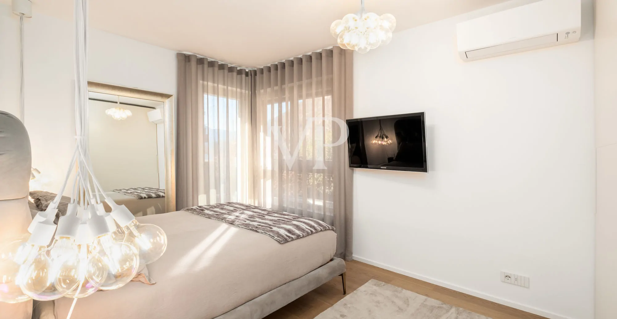 Prestigioso Quadrilocale con vista panoramica e triple box auto: IT 25 415 1802