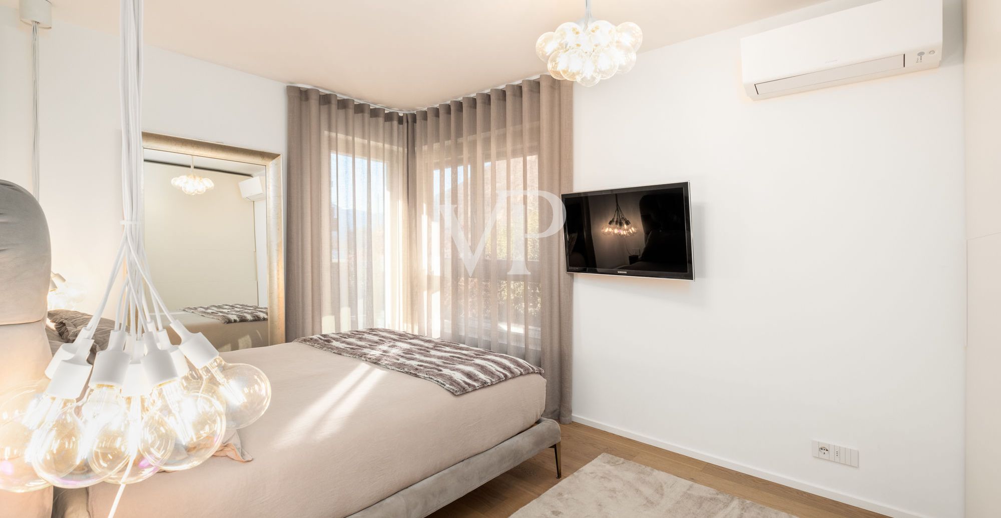 Prestigioso Quadrilocale con vista panoramica e triple box auto: IT 25 415 1802