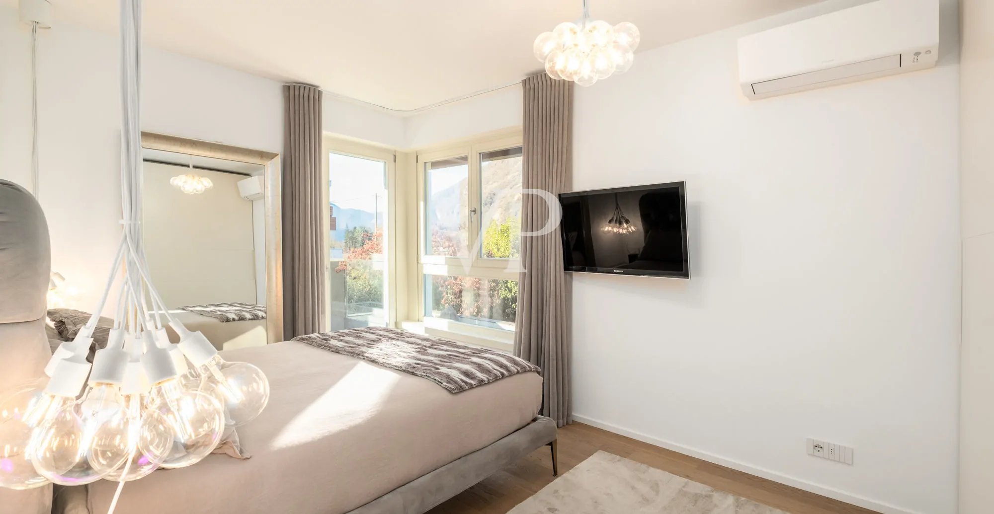 Prestigioso Quadrilocale con vista panoramica e triple box auto: IT 25 415 1802