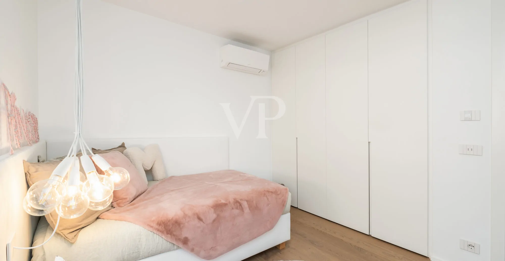 Prestigioso Quadrilocale con vista panoramica e triple box auto: IT 25 415 1802