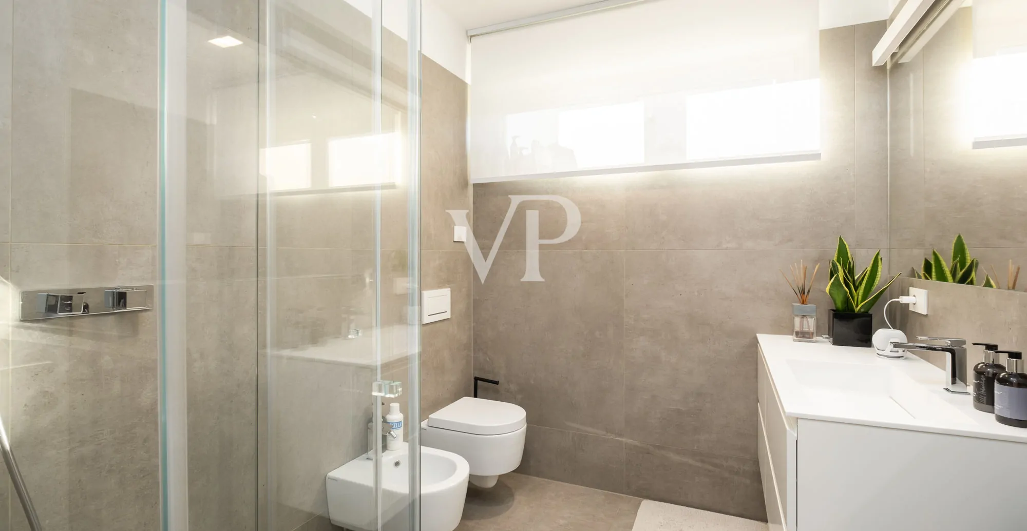 Prestigioso Quadrilocale con vista panoramica e triple box auto: IT 25 415 1802