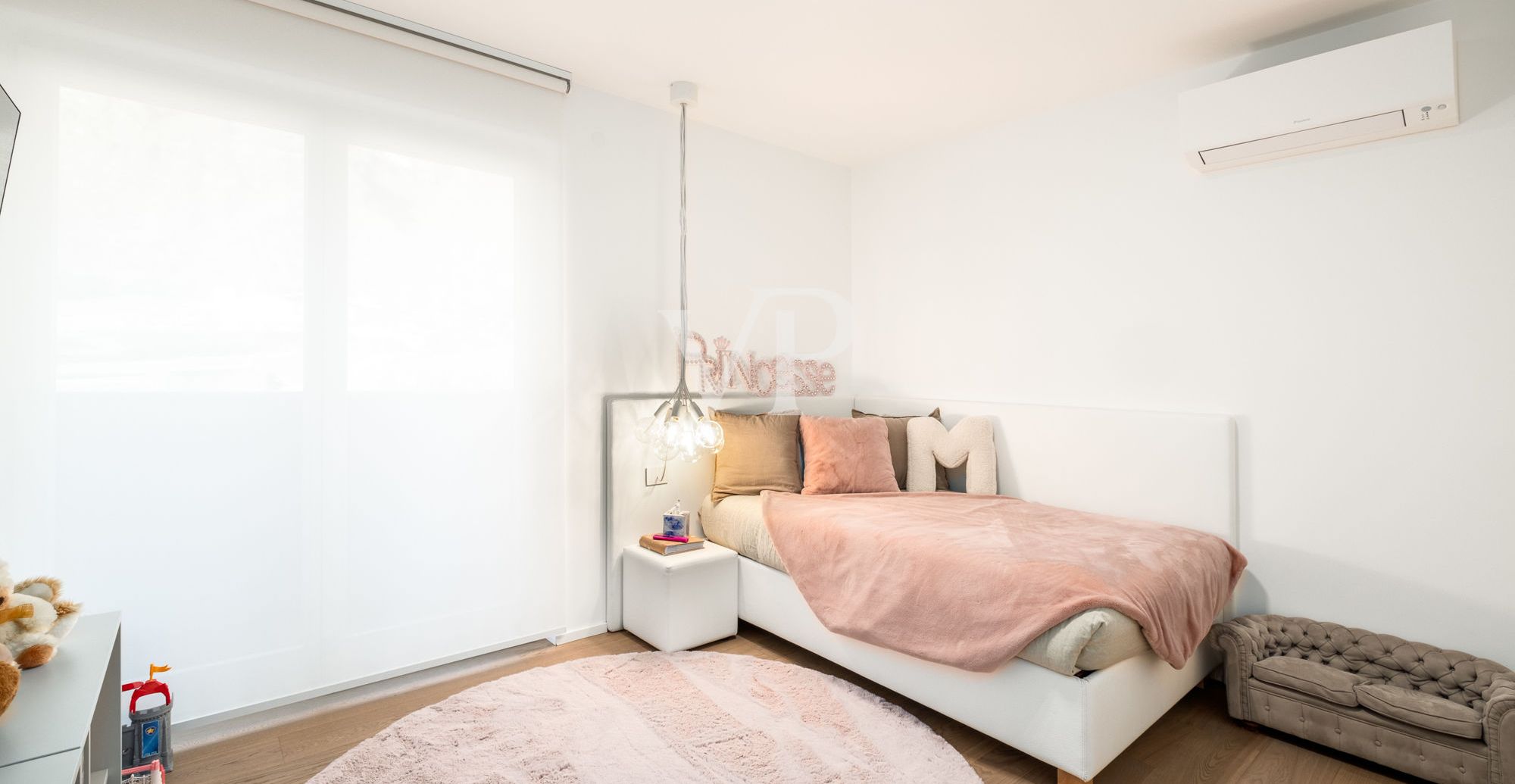 Prestigioso Quadrilocale con vista panoramica e triple box auto: IT 25 415 1802