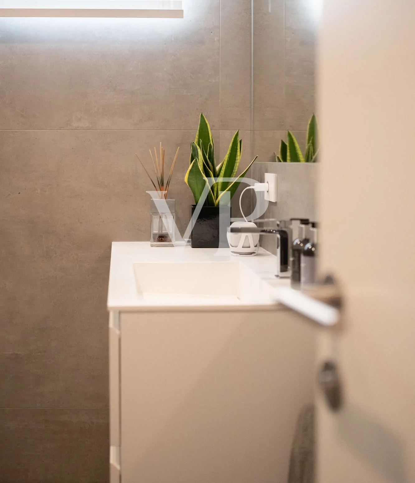 Prestigioso Quadrilocale con vista panoramica e triple box auto: IT 25 415 1802