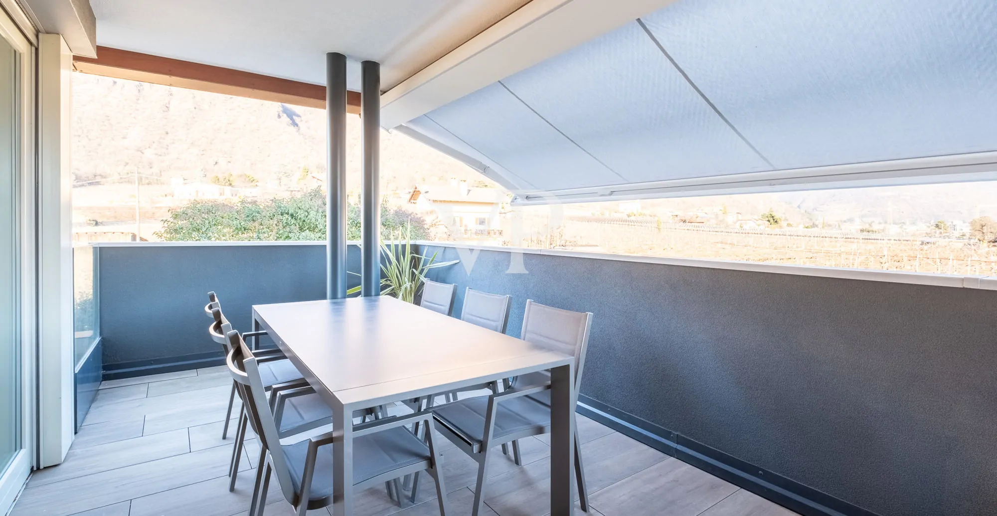 Prestigioso Quadrilocale con vista panoramica e triple box auto: IT 25 415 1802