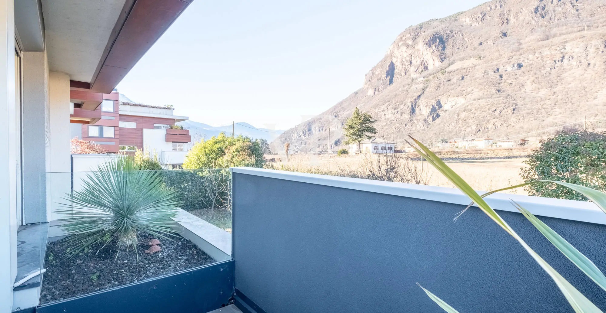 Prestigioso Quadrilocale con vista panoramica e triple box auto: IT 25 415 1802