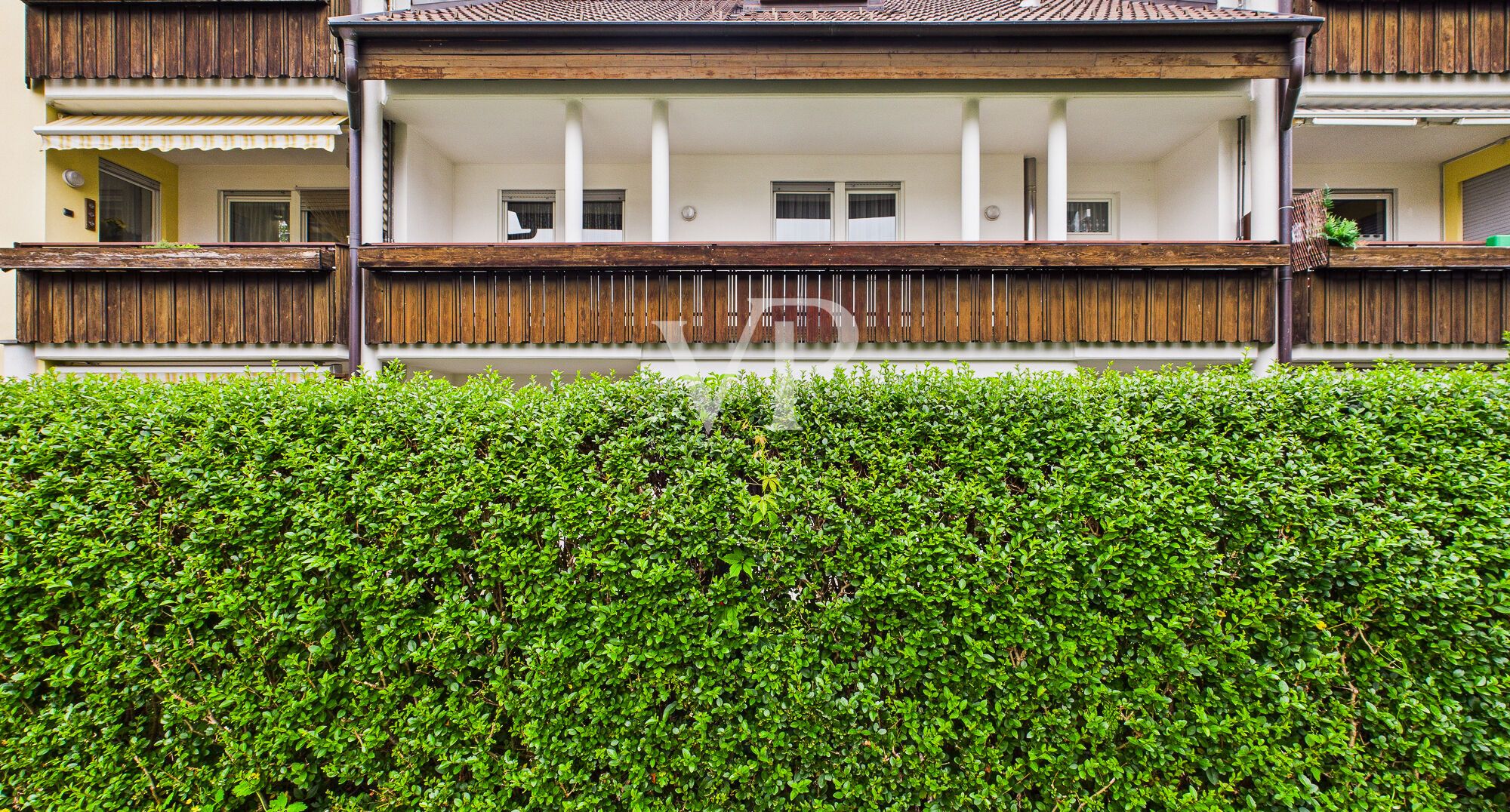 Stilvolle Vierzimmerwohnung auf mehreren Ebenen mit eigenem Garten