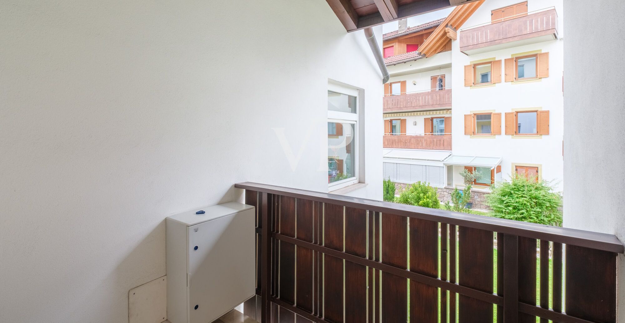 Stilvolle Vierzimmerwohnung auf mehreren Ebenen mit eigenem Garten