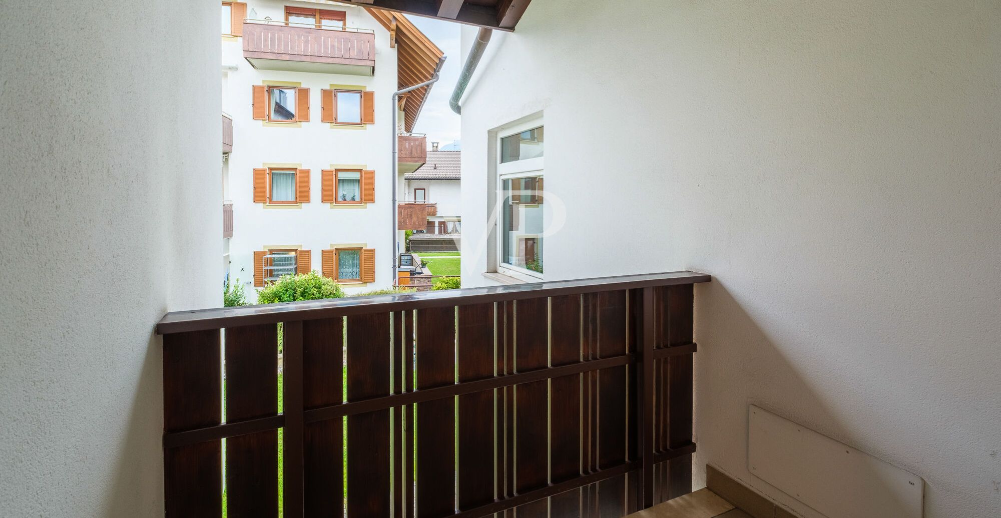 Stilvolle Vierzimmerwohnung auf mehreren Ebenen mit eigenem Garten
