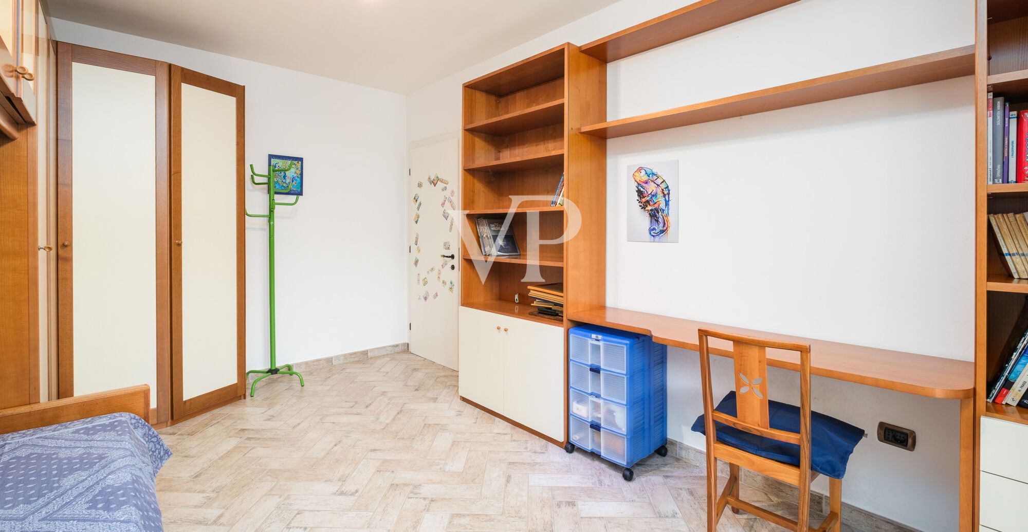 Stilvolle Vierzimmerwohnung auf mehreren Ebenen mit eigenem Garten