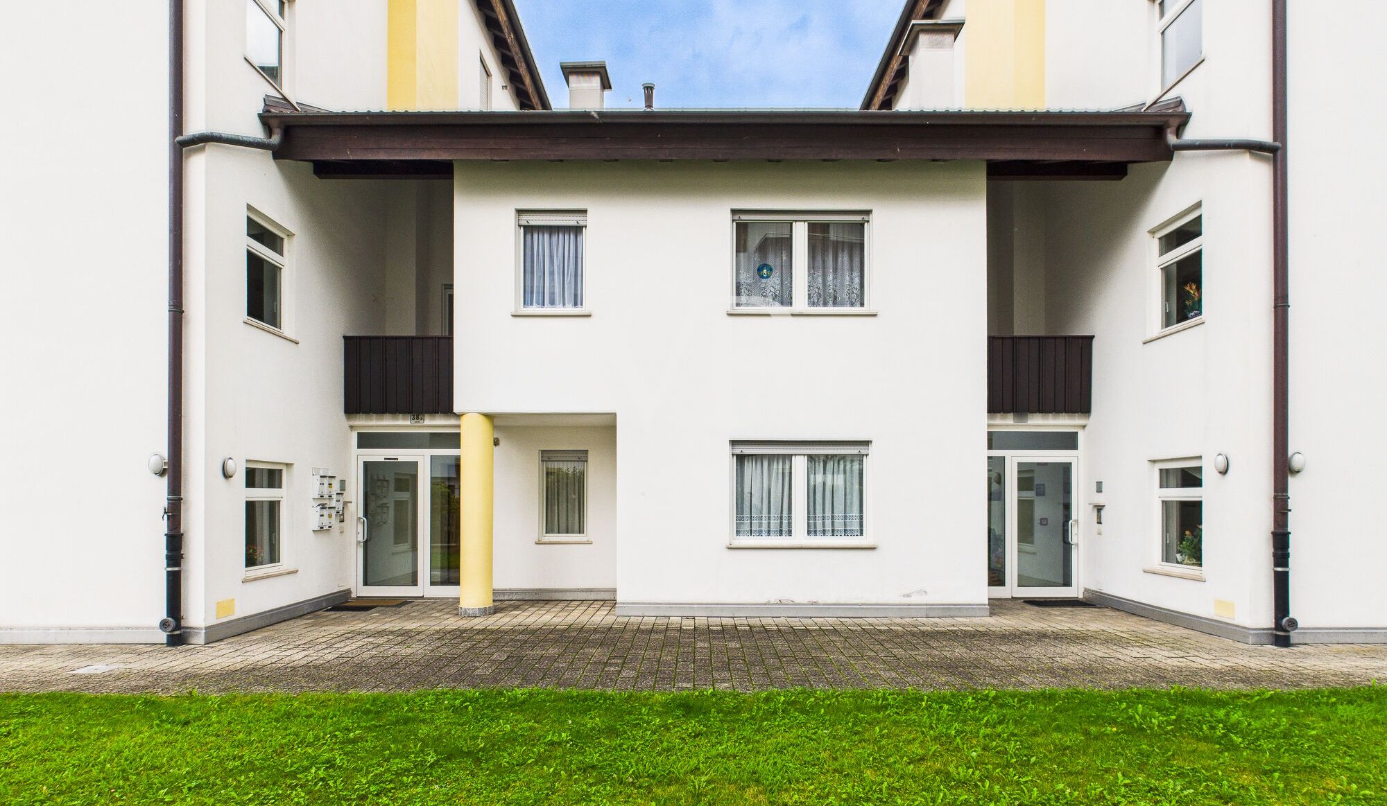 Stilvolle Vierzimmerwohnung auf mehreren Ebenen mit eigenem Garten