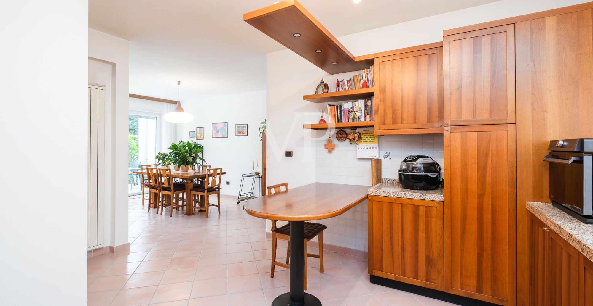 Stilvolle Vierzimmerwohnung auf mehreren Ebenen mit eigenem Garten