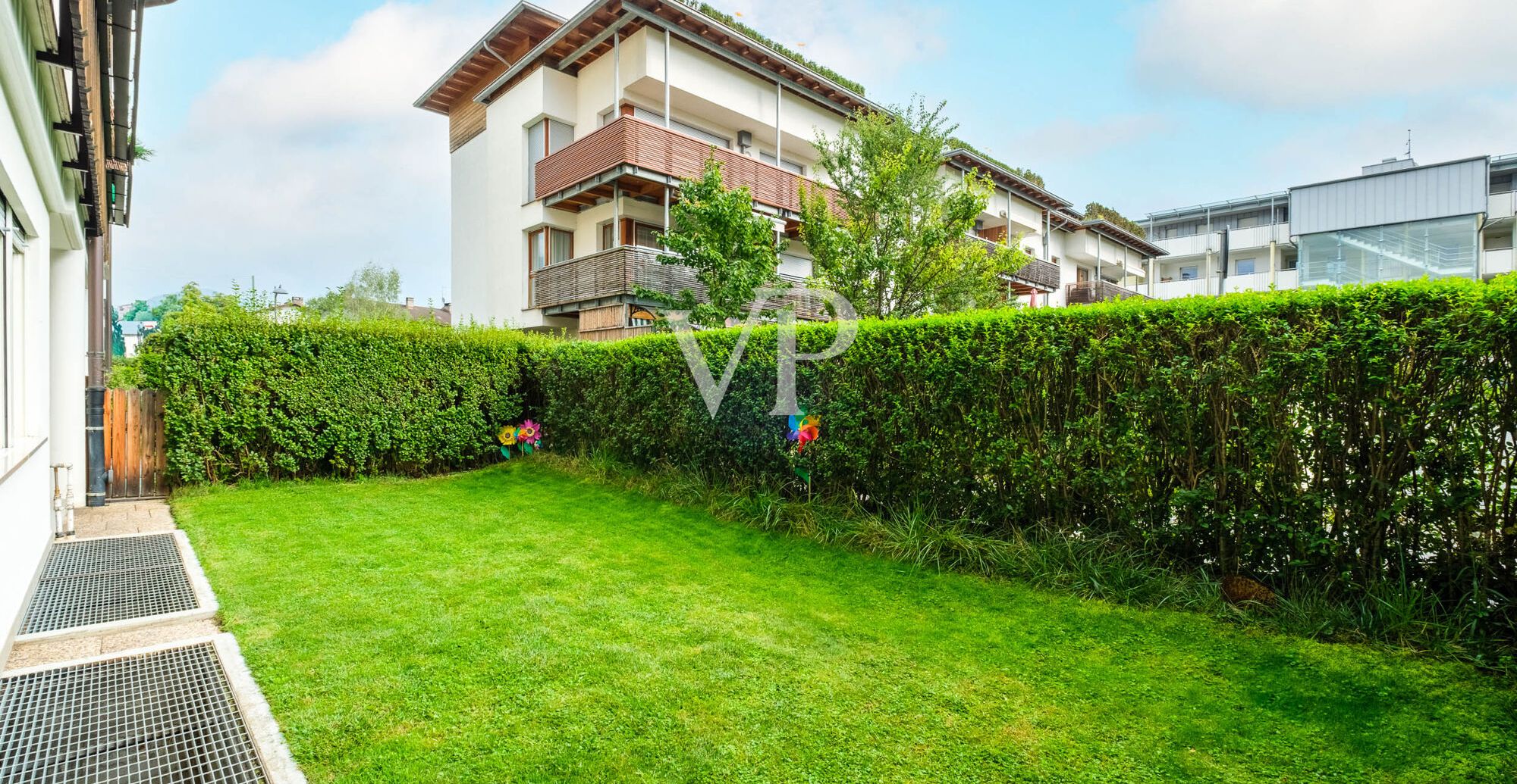 Stilvolle Vierzimmerwohnung auf mehreren Ebenen mit eigenem Garten
