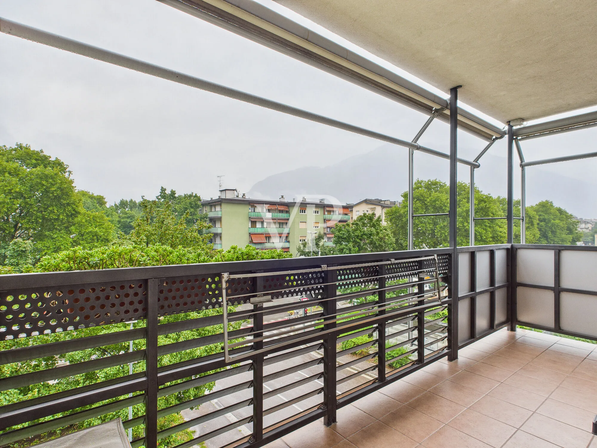 Amplio y moderno apartamento de tres habitaciones en Via Resia en Bolzano