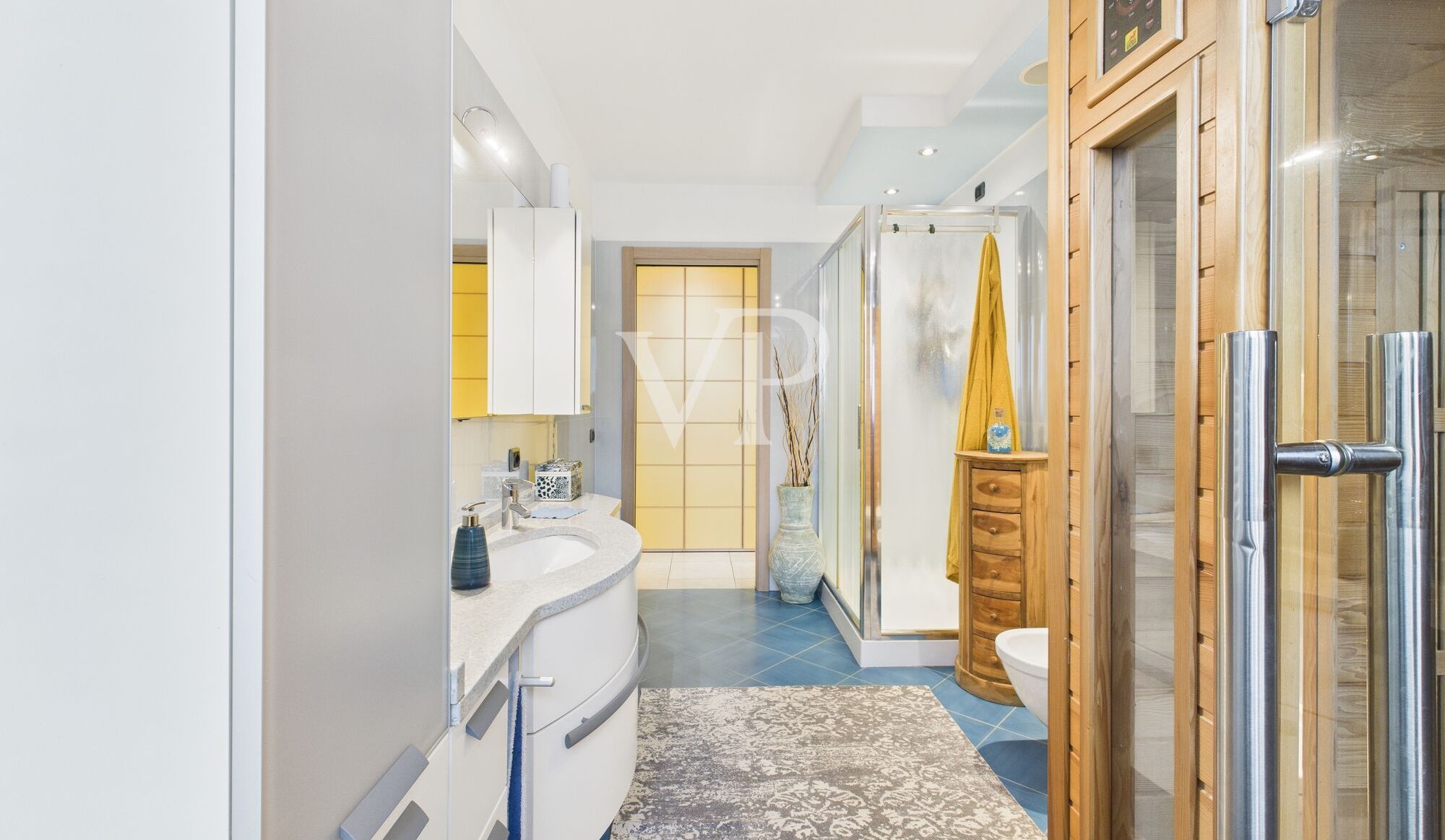 Spacious, modern two-bedroom apartment on Resia Street in Bolzano