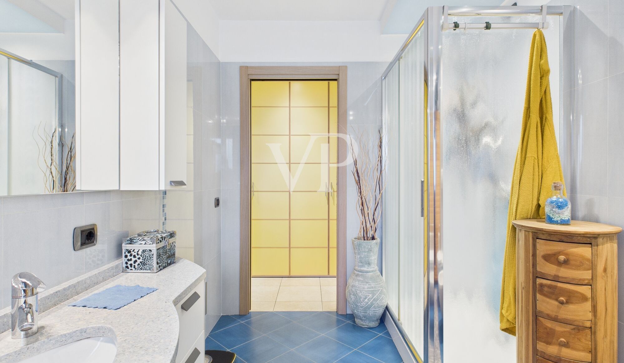 Spacious, modern two-bedroom apartment on Resia Street in Bolzano