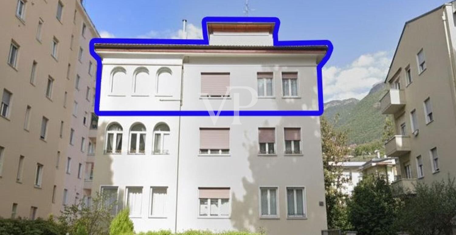 Prestigeträchtiges Dachgeschoss mit Garage und Rosengartenblick