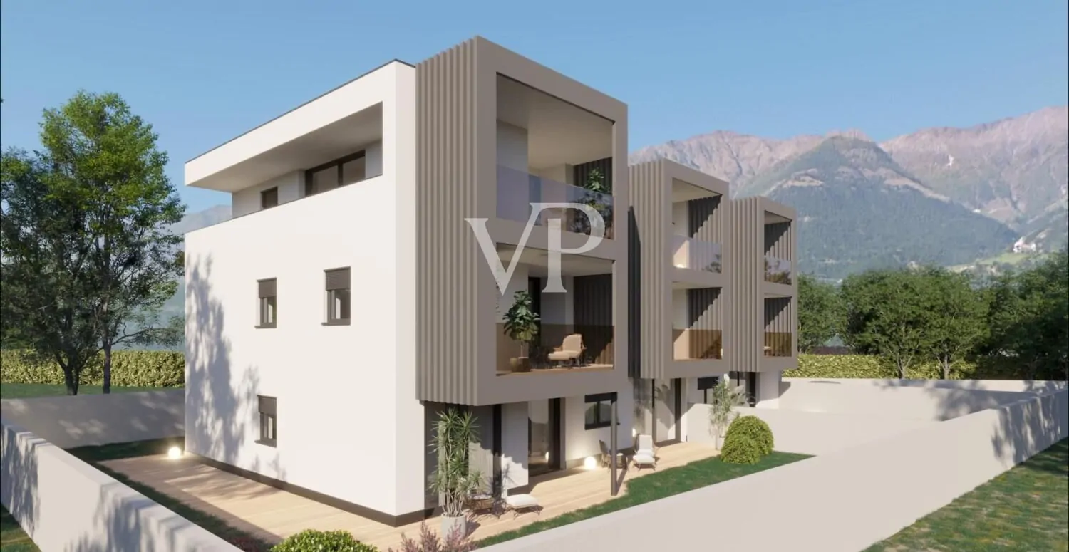 Moderno ático de tres habitaciones de alta calidad en Latsch