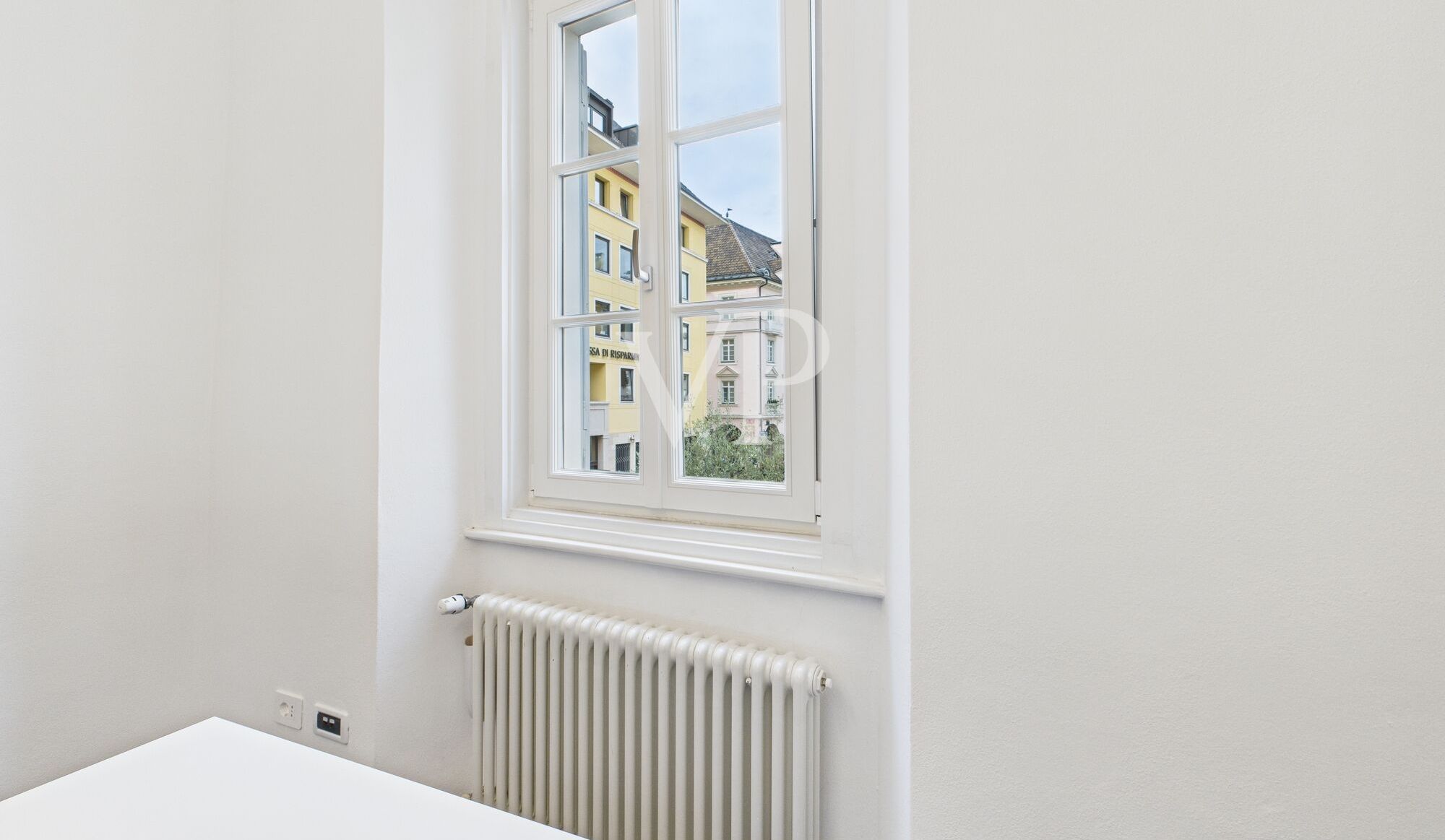 Bolzano: Prestigious and functional office in the historic center