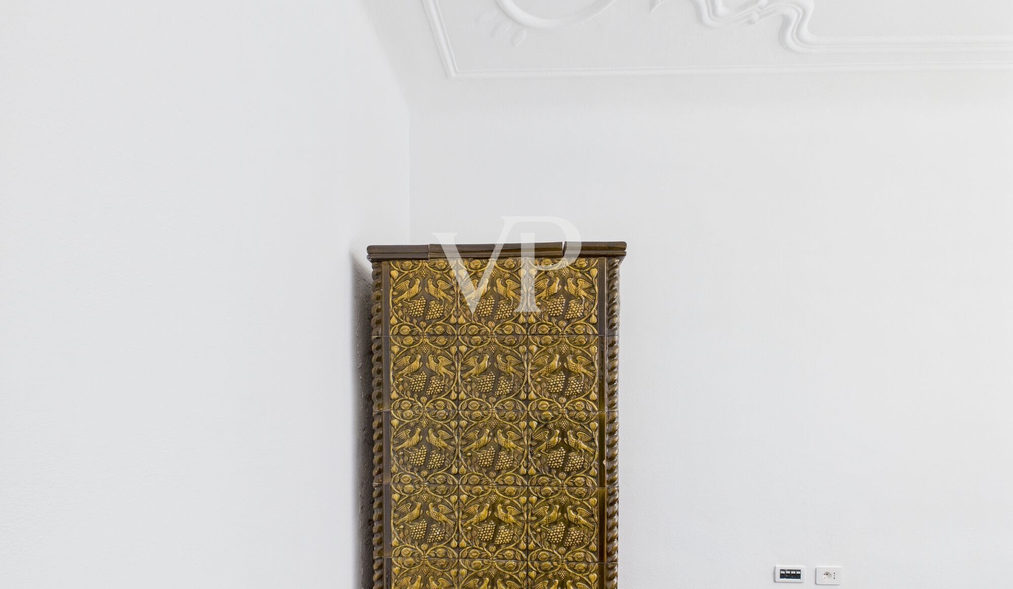 Bolzano: Prestigious and functional office in the historic center