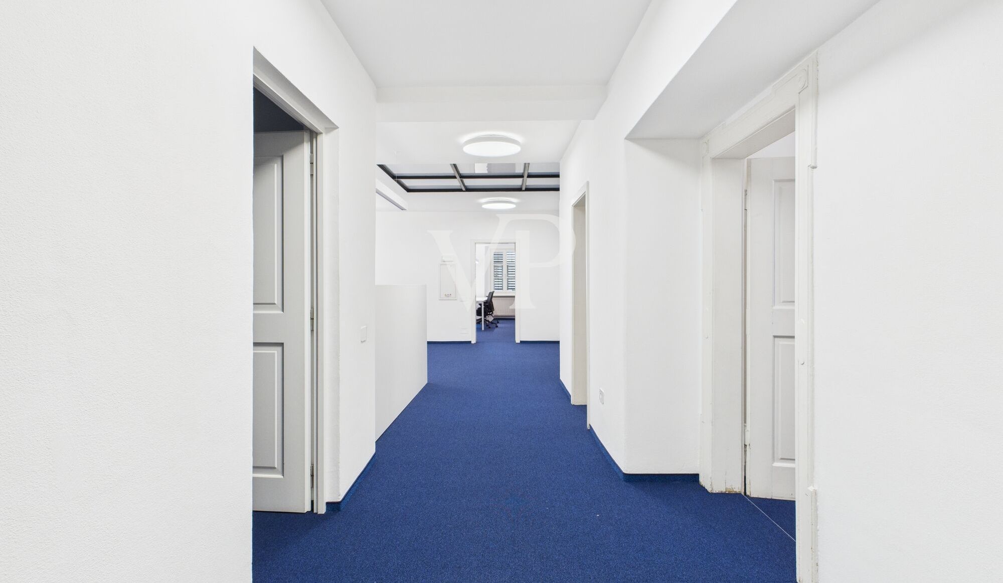 Bolzano: Prestigious and functional office in the historic center