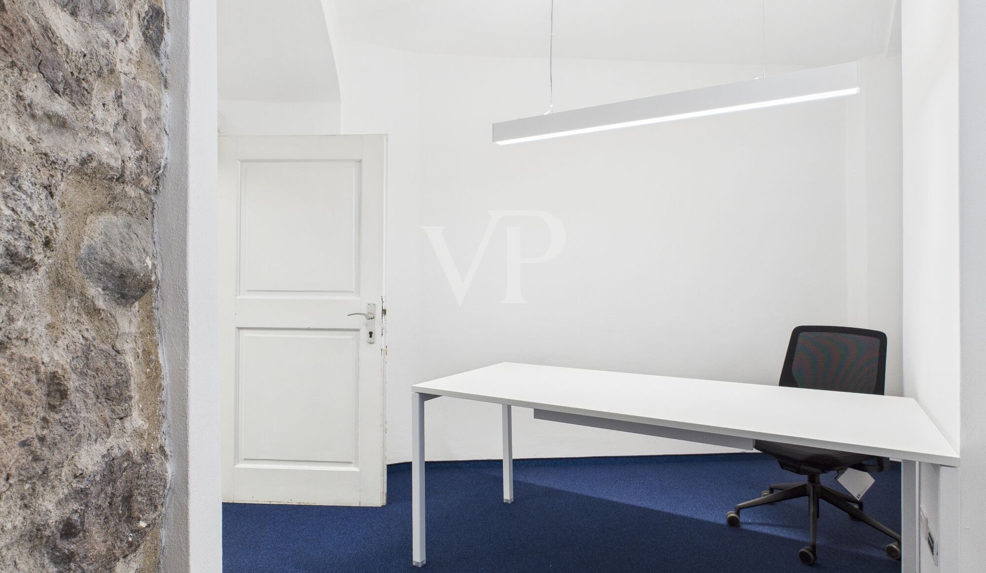 Bolzano: Prestigious and functional office in the historic center