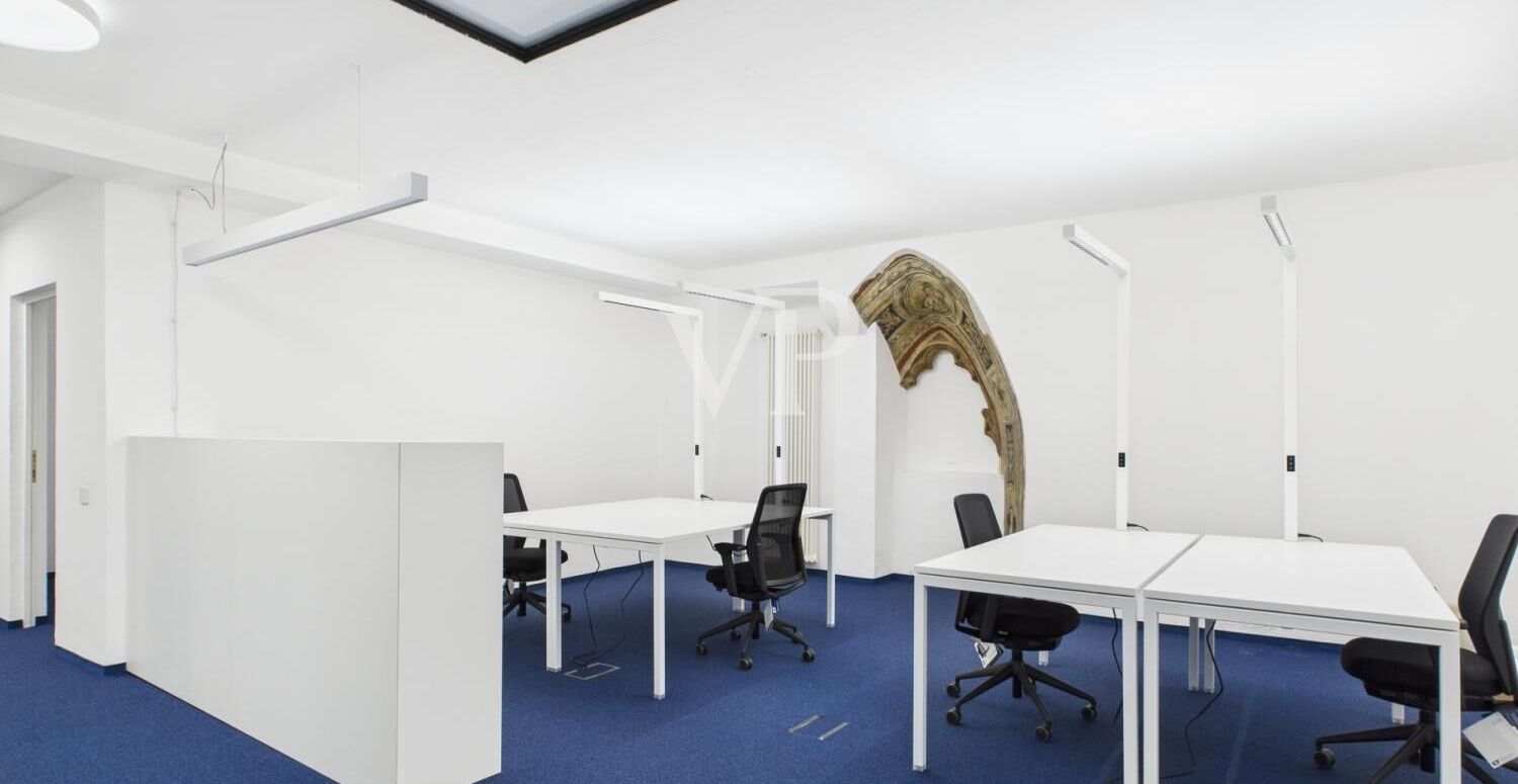 Bolzano: Prestigious and functional office in the historic center