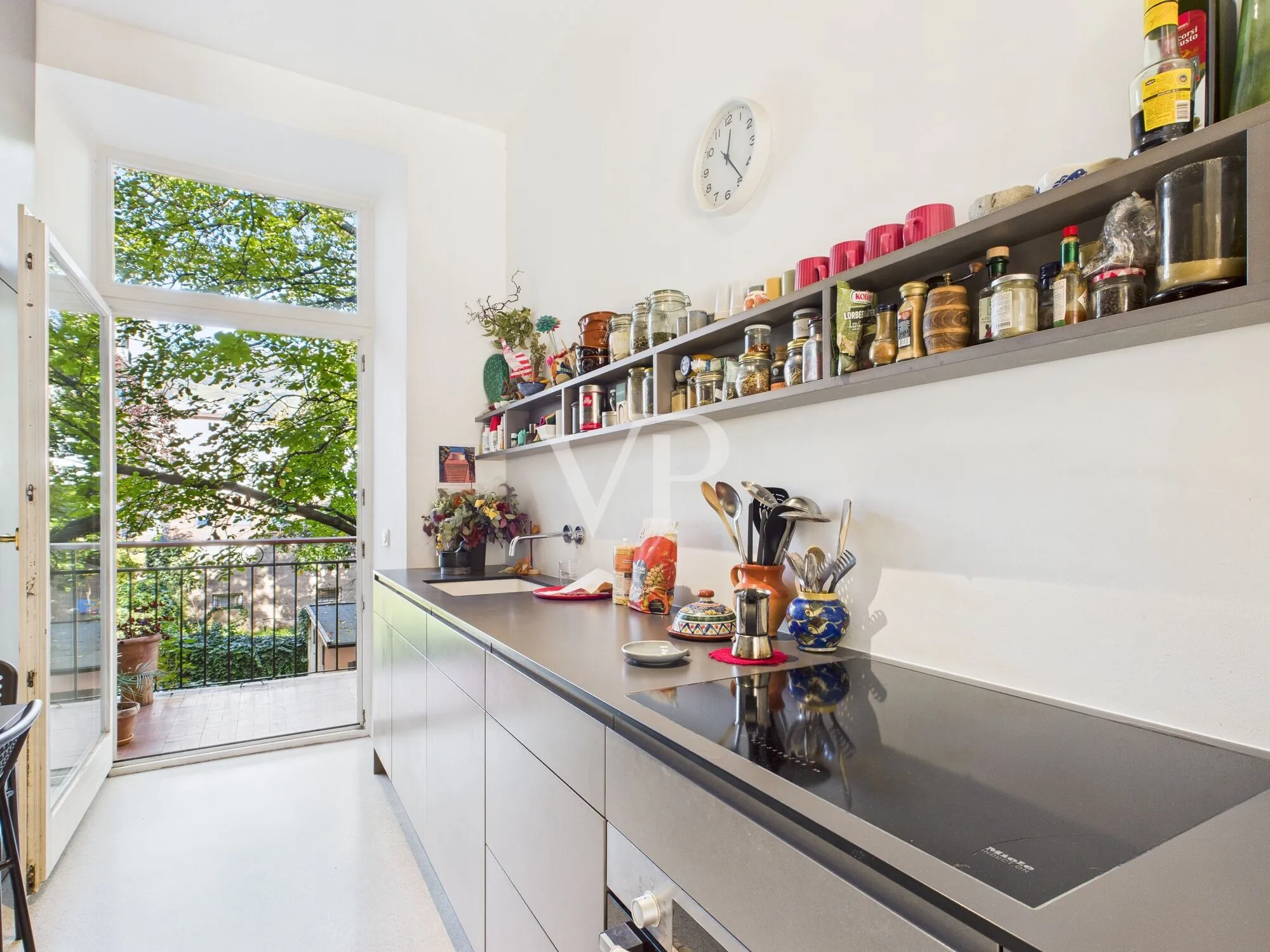 Bolzano centro - Piso renovado en edificio histórico con garaje