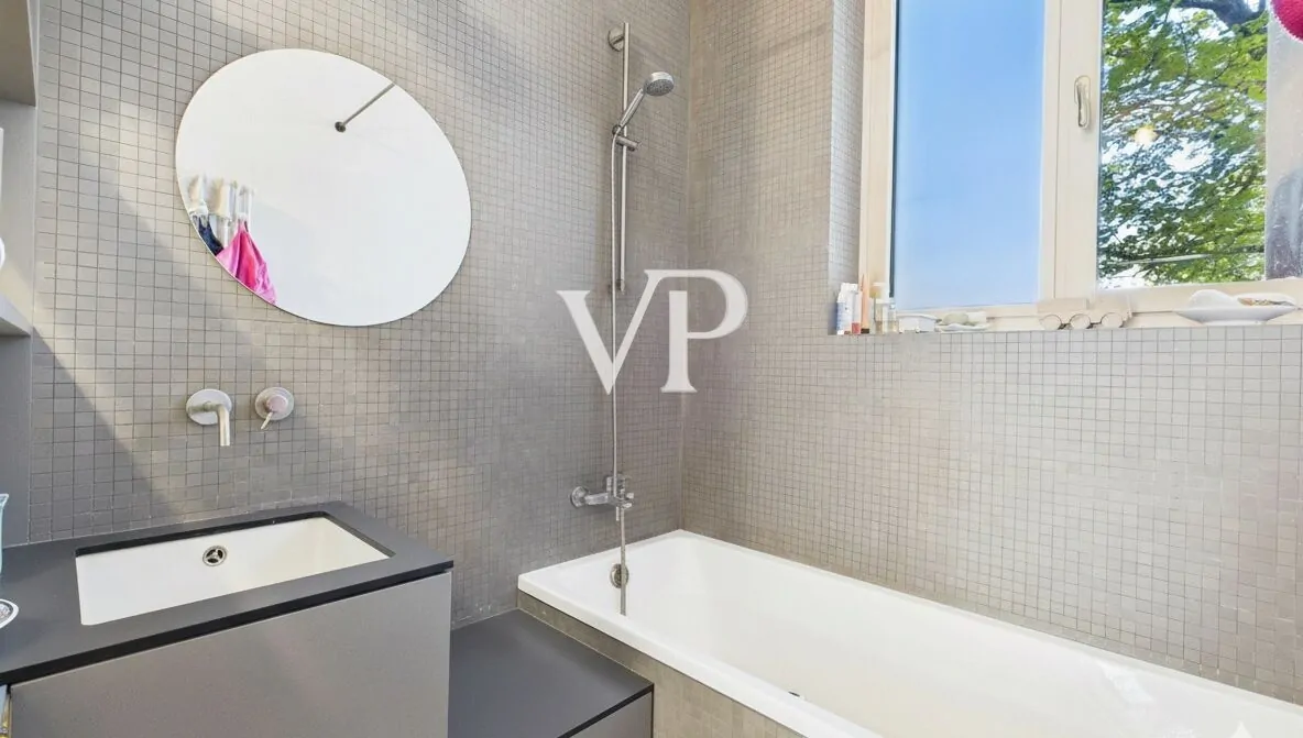 Bolzano centro - Piso renovado en edificio histórico con garaje