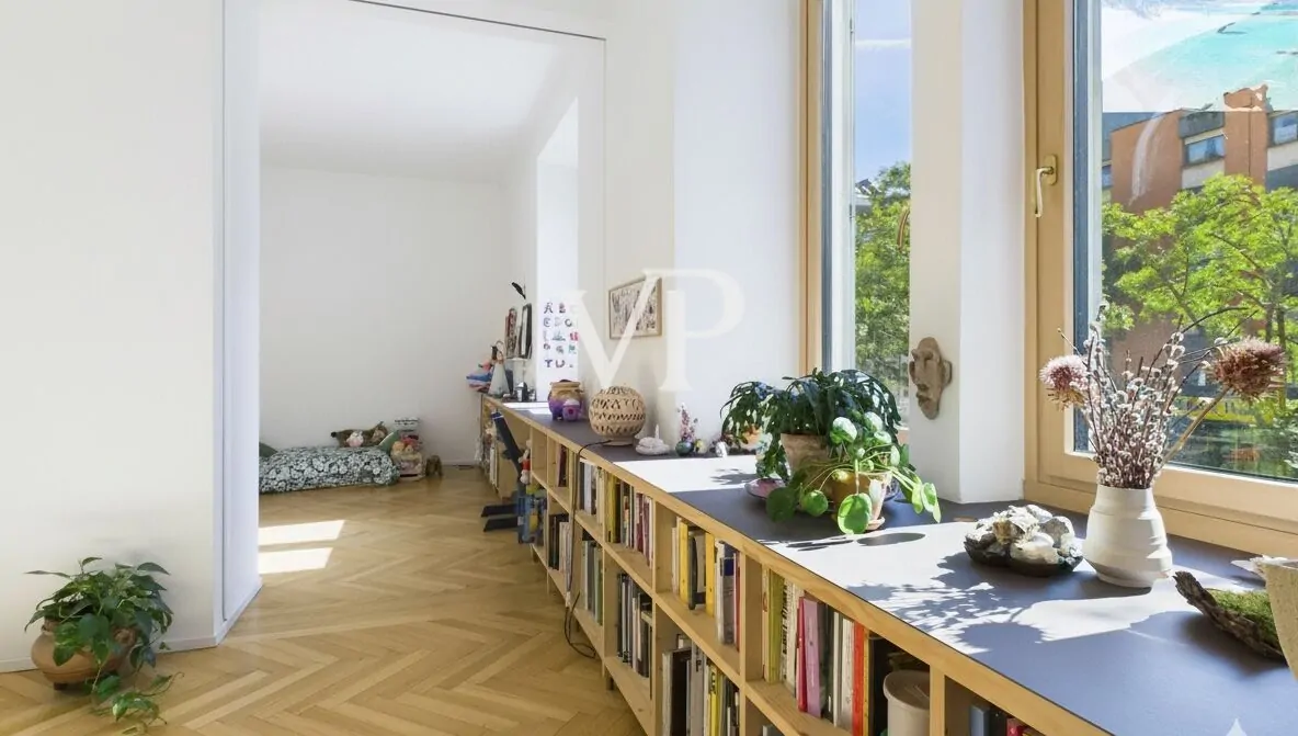 Bolzano centro - Piso renovado en edificio histórico con garaje